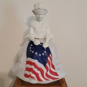 Vintage Collectable 1976 July Avon Betsy Ross Sonnet Cologne Figurine